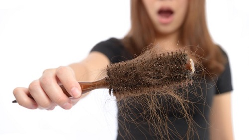 Đi tìm những cách chữa rụng tóc dân gian luôn là tiêu chí đầu tiên mà hầu hết những ai bị rụng tóc đều tìm